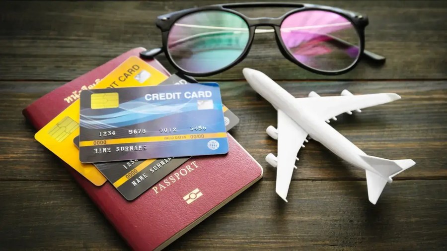 Best Travel Credit Cards for Rewards and Perks in 2025